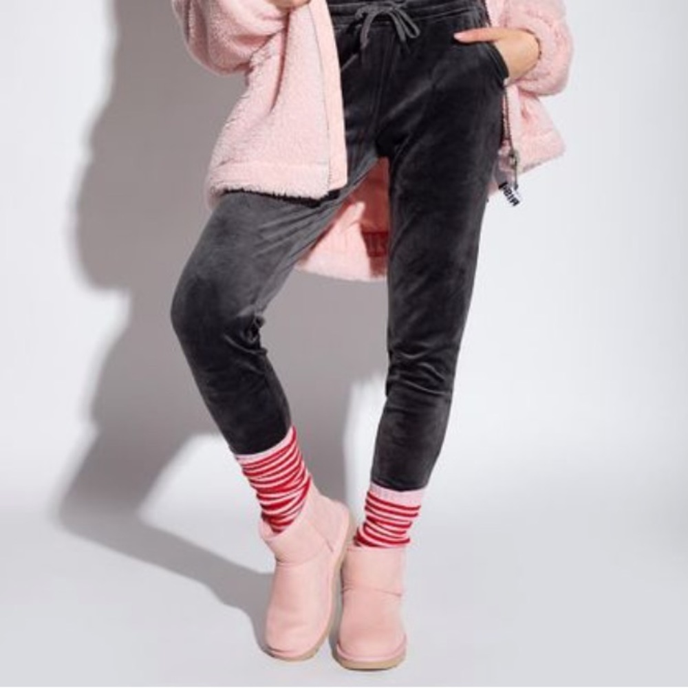 UGG CLASSIC MINI II BOOT